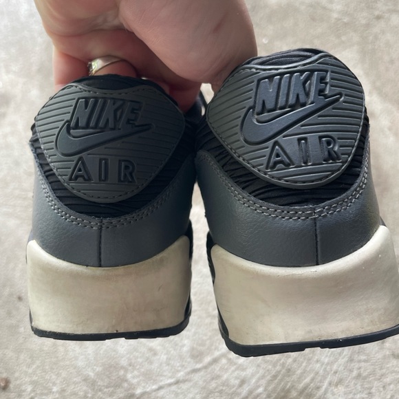 Nike Air Max 90 essential women’s black grey white lightly used sneakers - Picture 5 of 9